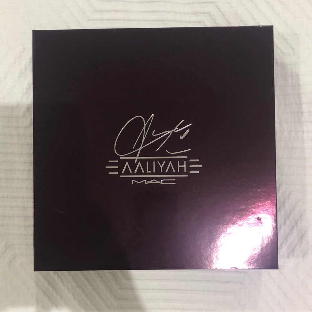 Mac Cosmetics x Aaliyah Vault set